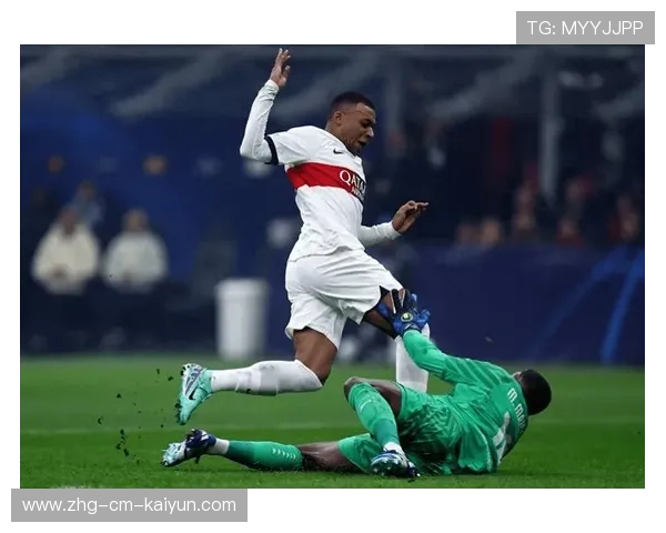 吉鲁倒钩攻门再次引爆社媒